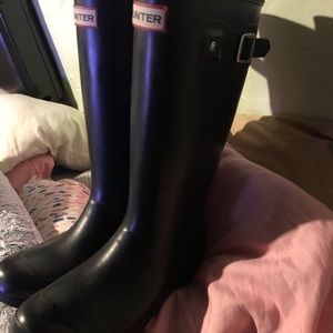 Tall hunter rain boots black kids size 6